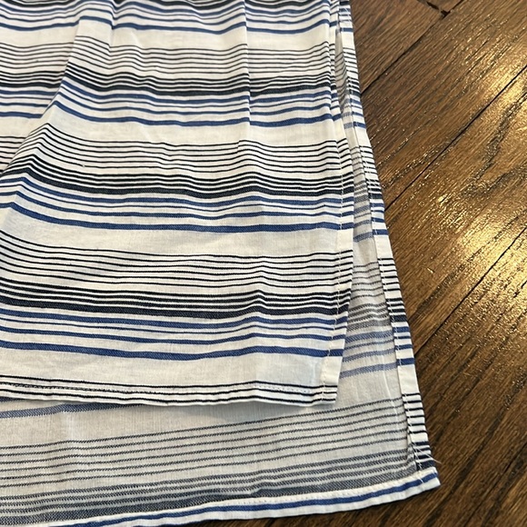 Two by Vince Camuto Linen button front shirt for beach or bed - Picture 5 of 7